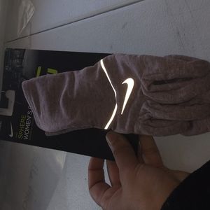 Nike spere womrns gloves